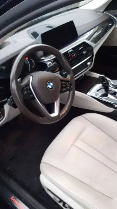 Usata BMW 520 Luxury Line 190 CV (139 kW) 2017 Blu/azzurro Berlina