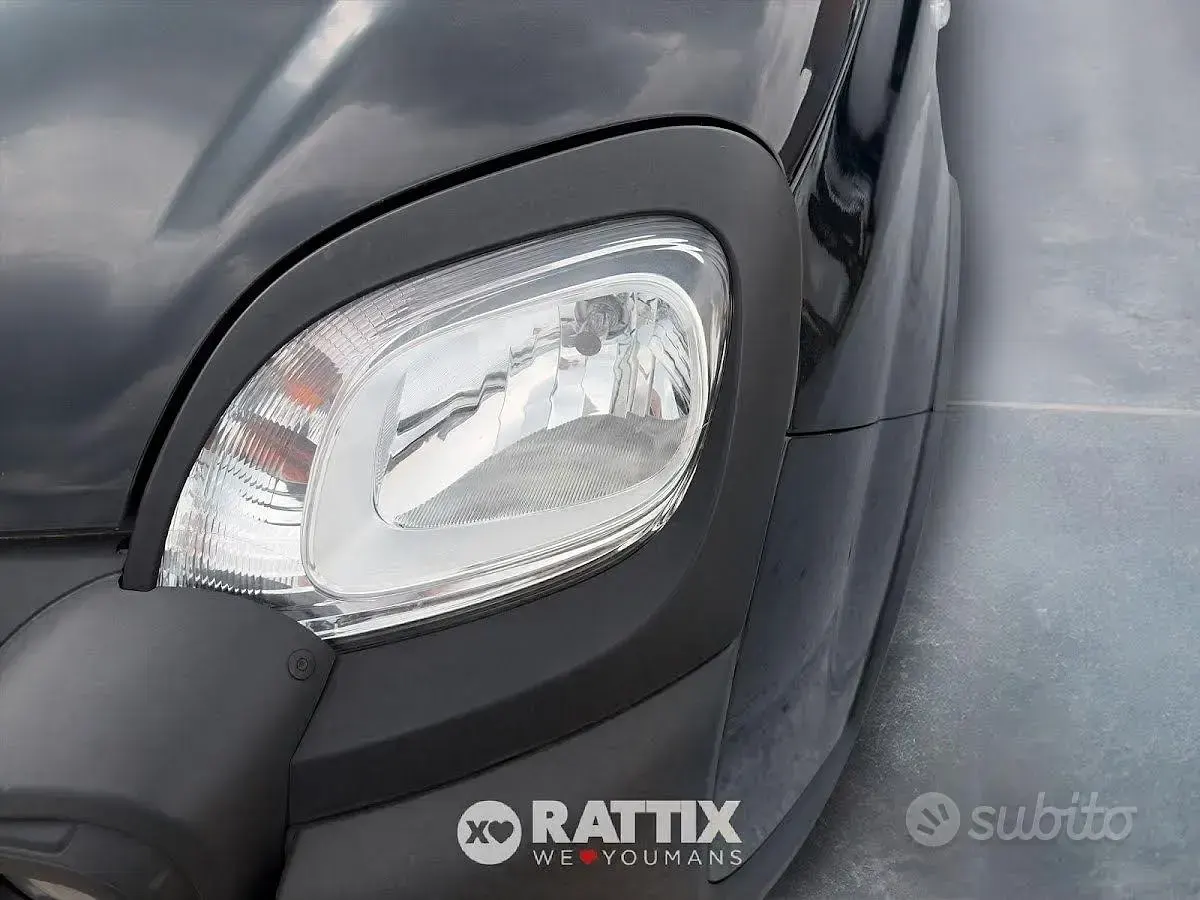 Usata Fiat Panda Cross Cross 69 CV (50 kW) 2025 Nero cinema pastello Utilitaria