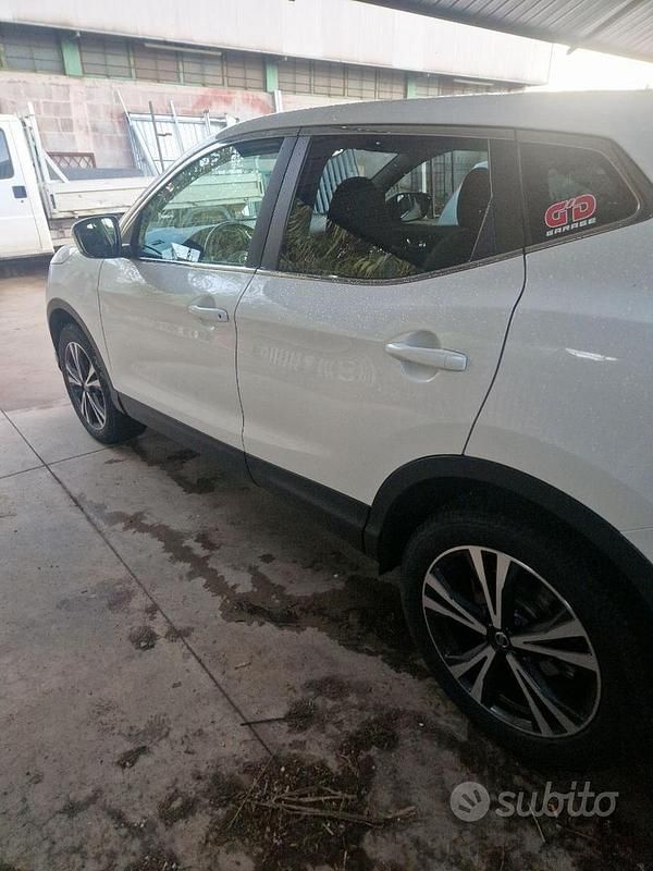 Gebraucht Nissan Qashqai 110 PS (80 kW) 2018 Grau SUV
