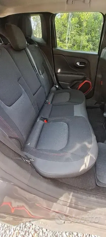Usata Jeep Renegade Trailhawk 170 CV (125 kW) 2018 Grigio SUV