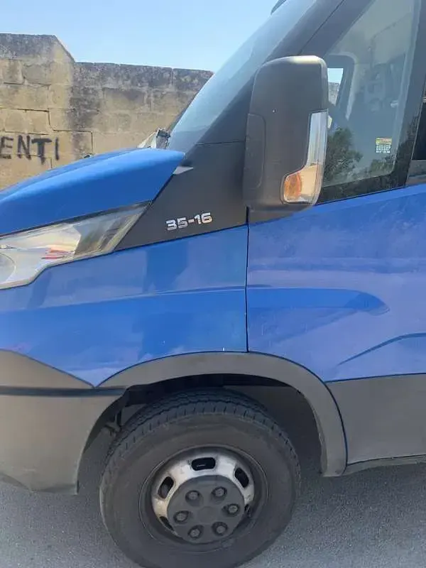 Usata Iveco Daily 155 CV (114 kW) 2019 Blu/azzurro