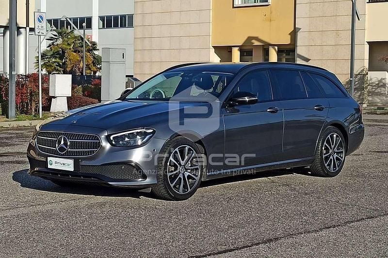 Usata Mercedes E220 194 CV (142 kW) 2022 Grigio Station wagon