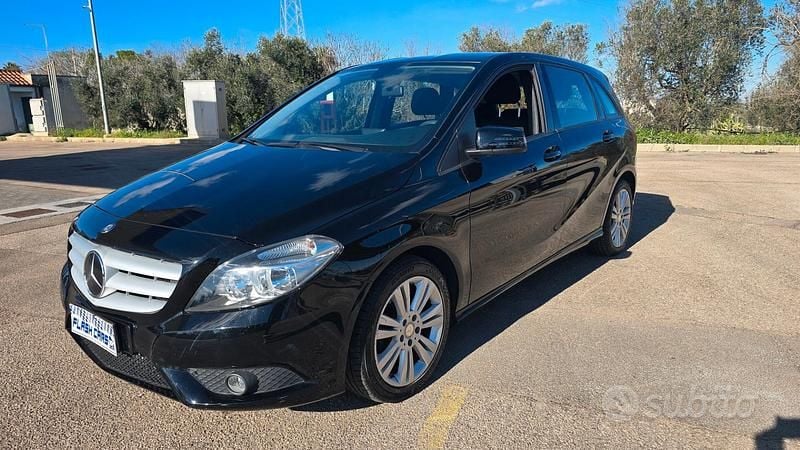 Nero Usata 2014 Mercedes B180 Premium Monovolume | 10.200 € (Buon prezzo) - Immagine 1/4