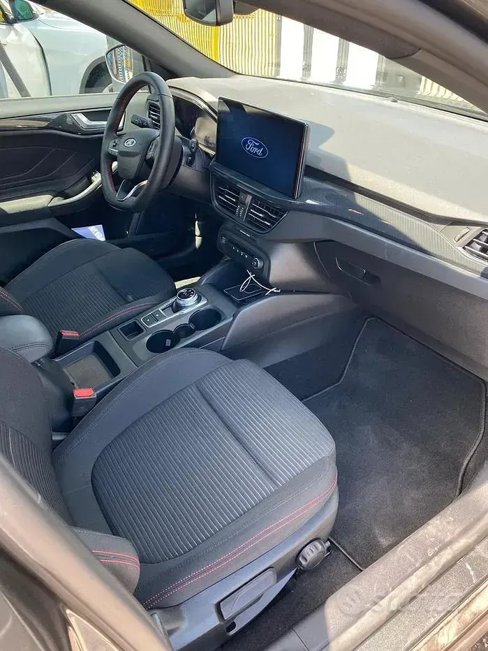 Usata Ford Focus 115 CV (84 kW) 2025 Grigio Berlina