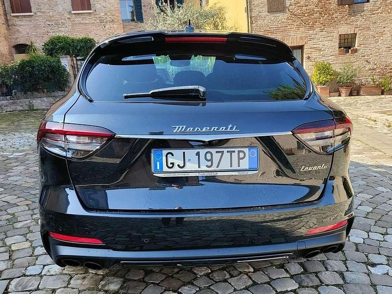Usata Maserati Levante GT 330 CV (242 kW) 2022 Nero SUV