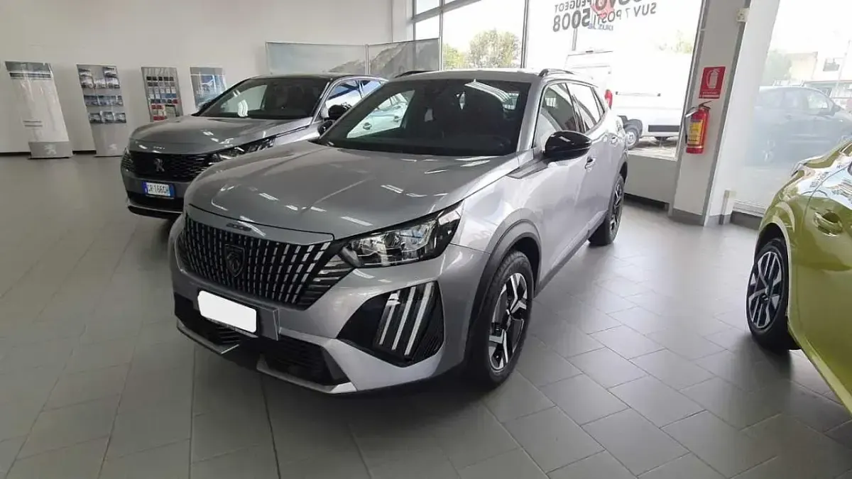 Usata Peugeot 2008 Allure 131 CV (96 kW) 2025 SUV