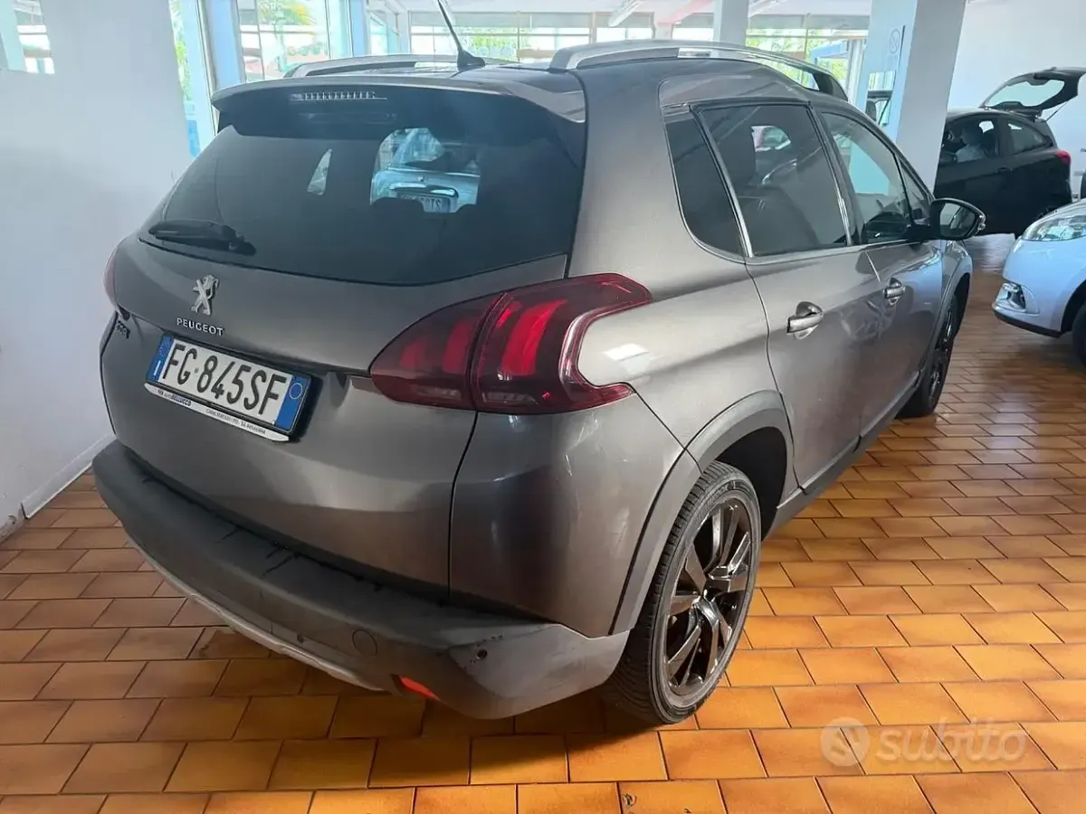 Usata Peugeot 2008 99 CV (72 kW) 2017 Marrone SUV