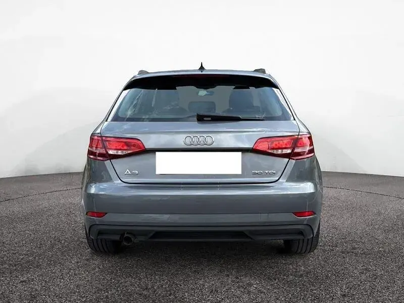 Usata Audi A3 Business 115 CV (84 kW) 2019 Grigio Berlina