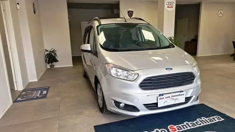 Usata Ford Tourneo Courier 95 CV (69 kW) 2014 Argento Monovolume