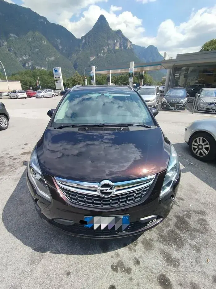 Usata Opel Zafira Tourer 131 CV (96 kW) 2012 Viola Monovolume