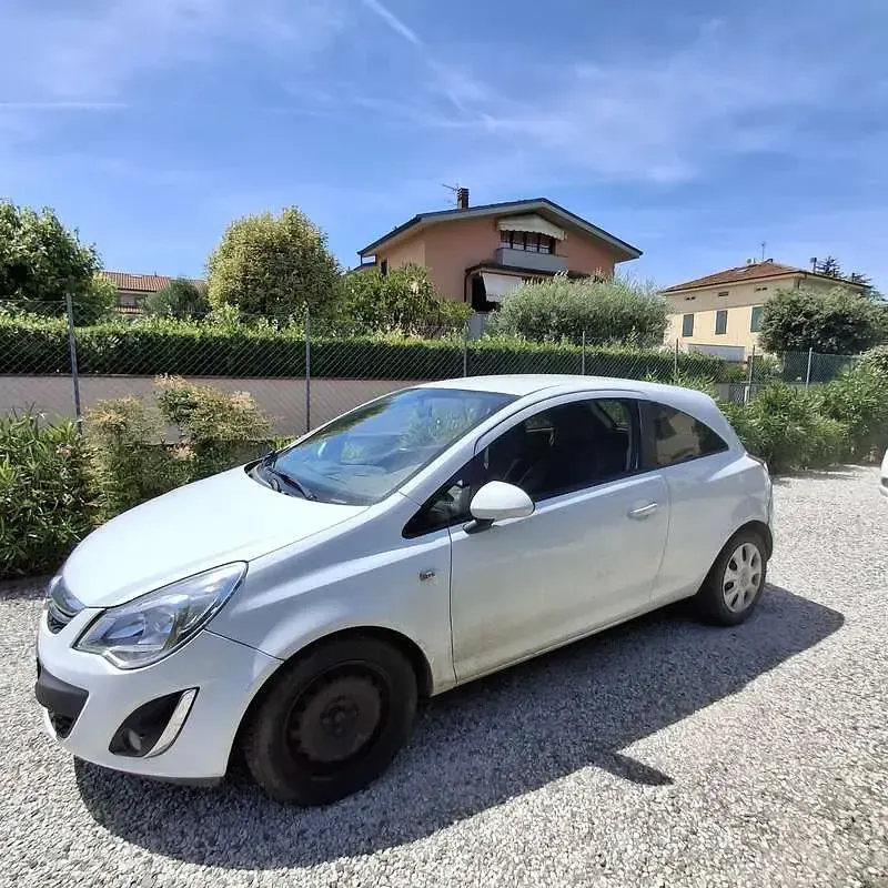Usata Opel Corsa 86 CV (63 kW) 2013 Utilitaria