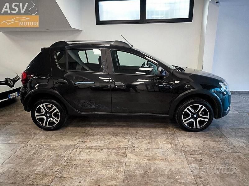 Usata Dacia Sandero Stepway 101 CV (74 kW) 2020 Nero Berlina