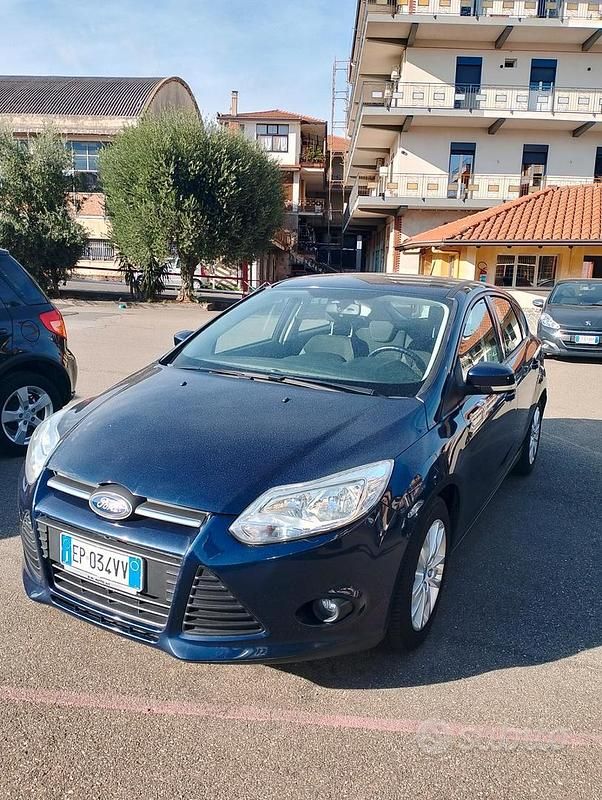 Usata Ford Focus Titanium 115 CV (84 kW) 2013 Blu Berlina