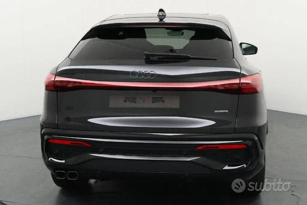 Nuova Audi Q5 S-Line 204 CV (150 kW) 2026 Nero SUV