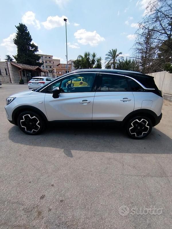 Usata Opel Crossland Elegance 110 CV (80 kW) 2023 Argento SUV