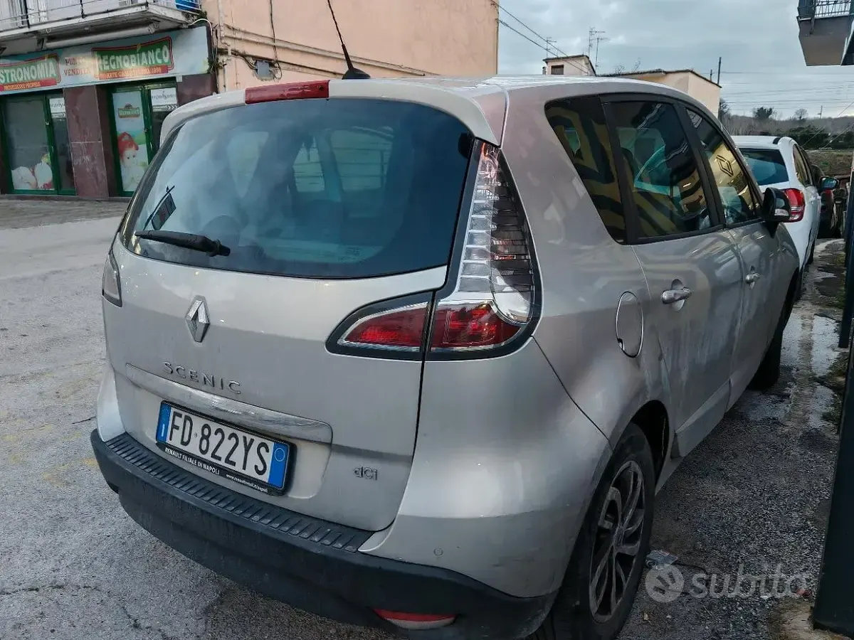 Usata Renault Scénic III 110 CV (80 kW) 2016 Grigio Monovolume