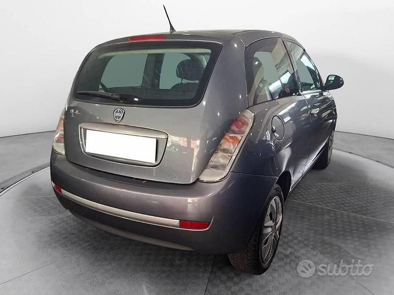 Usata Lancia Ypsilon 60 CV (44 kW) 2009 Grigio Utilitaria