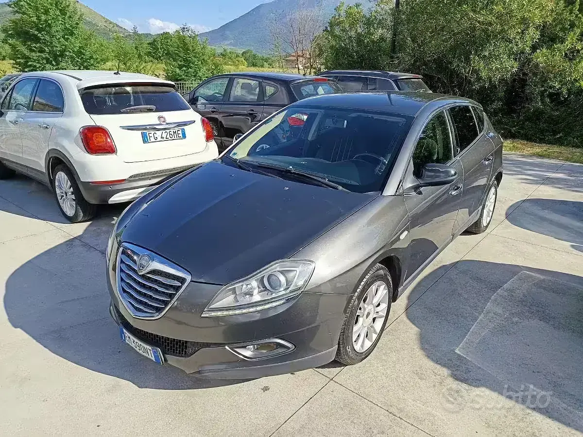 Begagnad Lancia Delta 120 HK (88 kW) 2012 Halvkombi