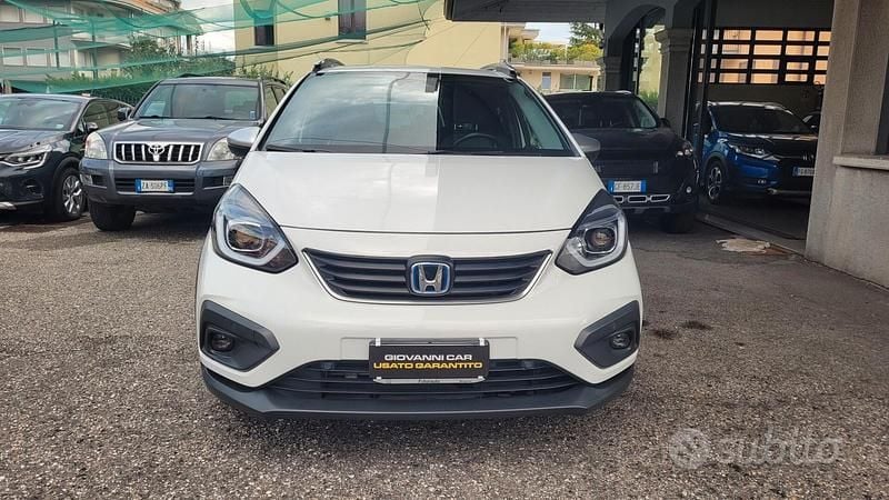 Bianco Usata 2021 Honda Jazz Executive Due volumi | 16.100 € (Buon prezzo) - Immagine 1/4