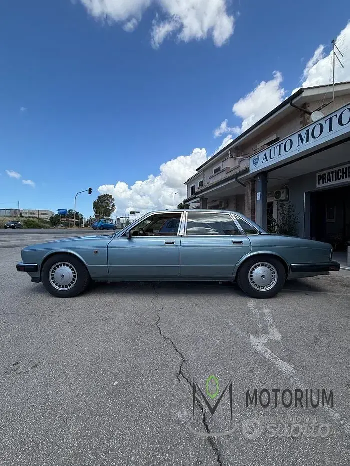 Usata Jaguar XJ40 235 CV (172 kW) 1991 Blu Berlina