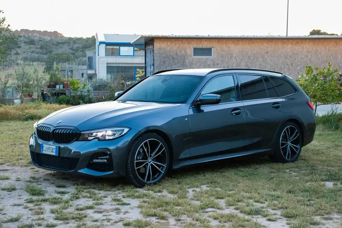 Usata BMW 320e M Sport 190 CV (139 kW) 2022 Grigio Station wagon
