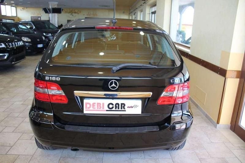 Usata Mercedes B180 109 CV (80 kW) 2010 Nero Monovolume