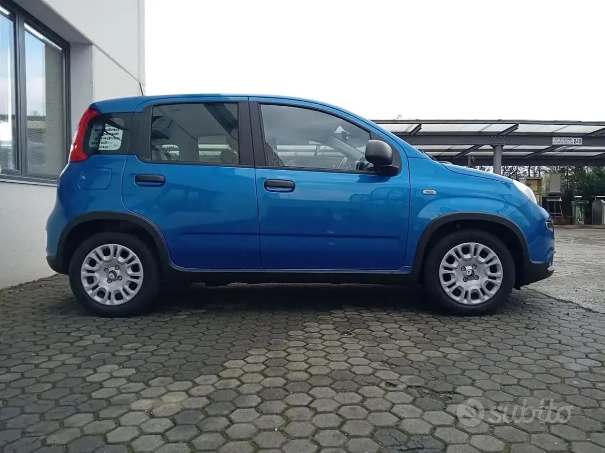 Nuova Fiat Panda 69 CV (50 kW) 2025 Bluazzurro Utilitaria