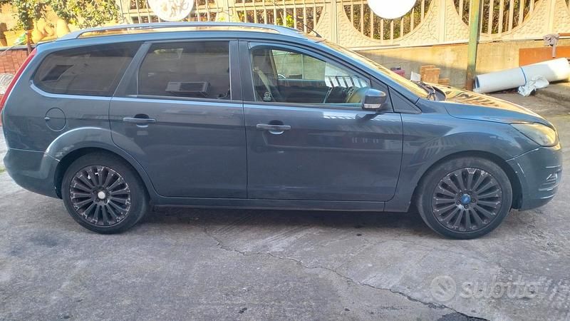 Usata Ford Focus S 116 CV (85 kW) 2011 Grigio Station wagon