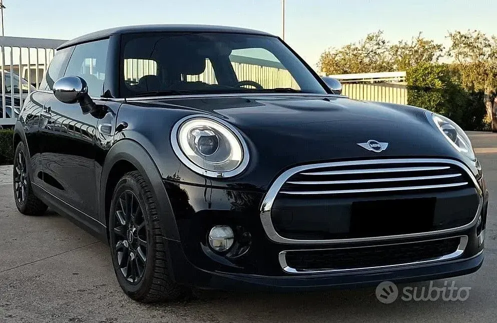 Usata Mini One D Business 95 CV (69 kW) 2017 Nero Utilitaria