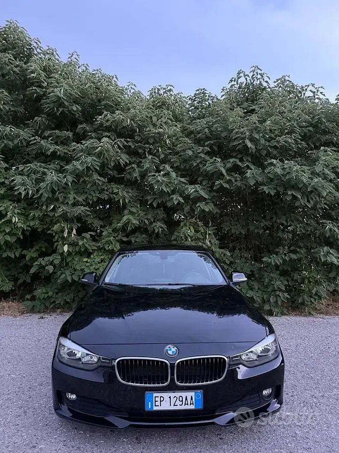 Usata BMW 316 Luxury Line 116 CV (85 kW) 2012 Nero Berlina