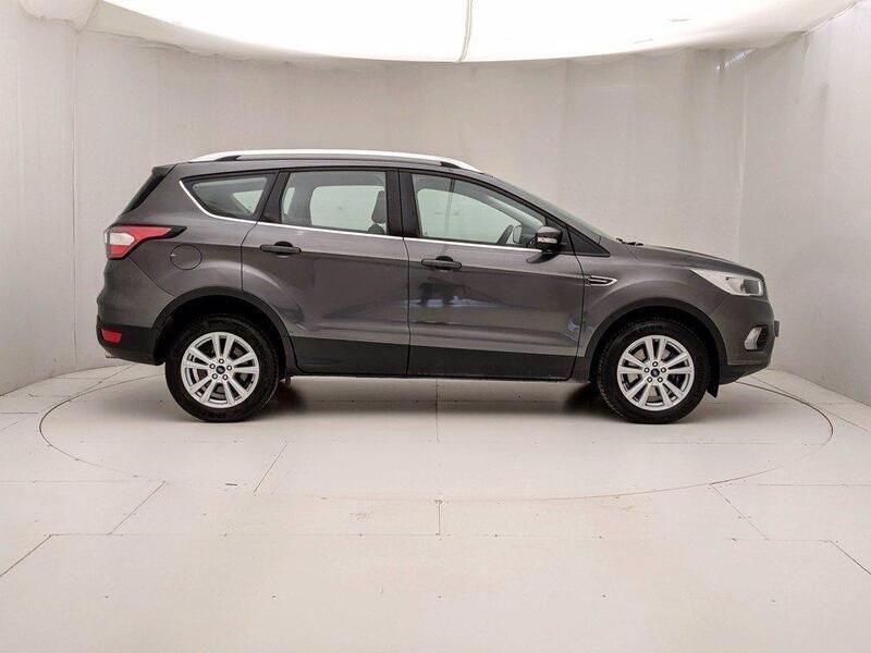 Usata Ford Kuga Titanium 120 CV (88 kW) 2017 Grigio SUV
