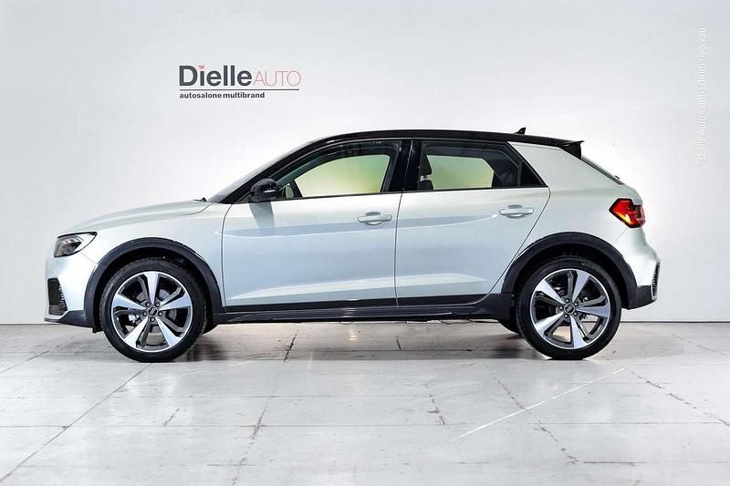 Nuova Audi A1 Ambiente 116 CV (85 kW) 2026 Argento cavo metallizzato tett SUV
