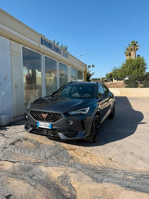 Grigio Usata 2024 Cupra Formentor SUV | 36.000 € (Molto cara) - Immagine 1/4