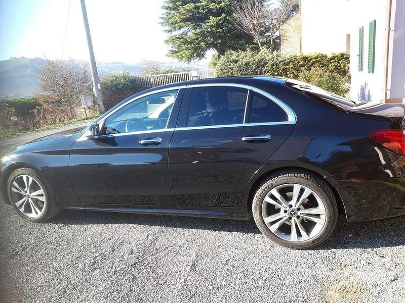 Usata Mercedes C250 204 CV (150 kW) 2018 Nero Berlina