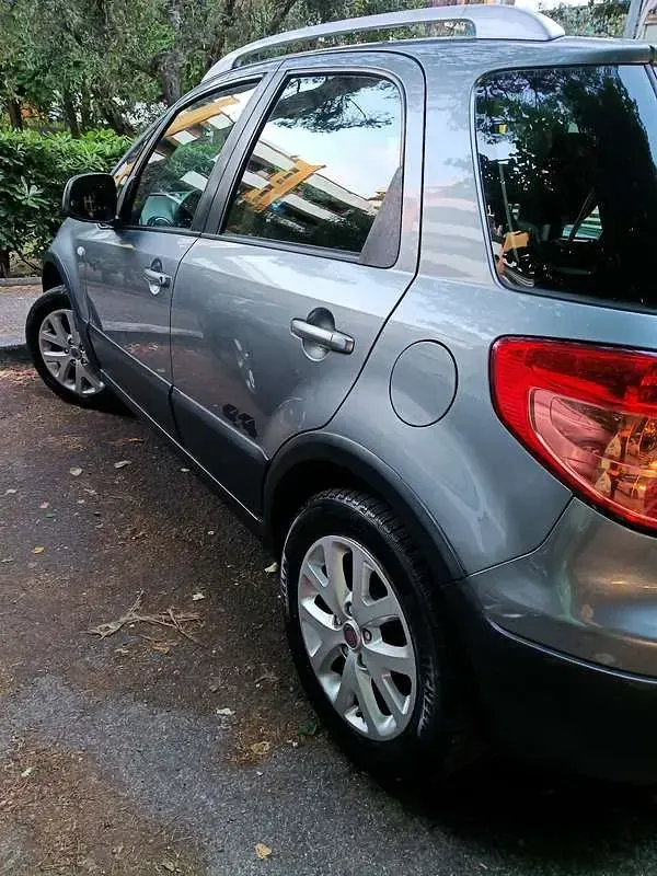 Usata Fiat Sedici Emotion 120 CV (88 kW) 2011 SUV