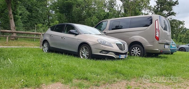 Usata Lancia Delta 200 CV (147 kW) 2009 Grigio Utilitaria