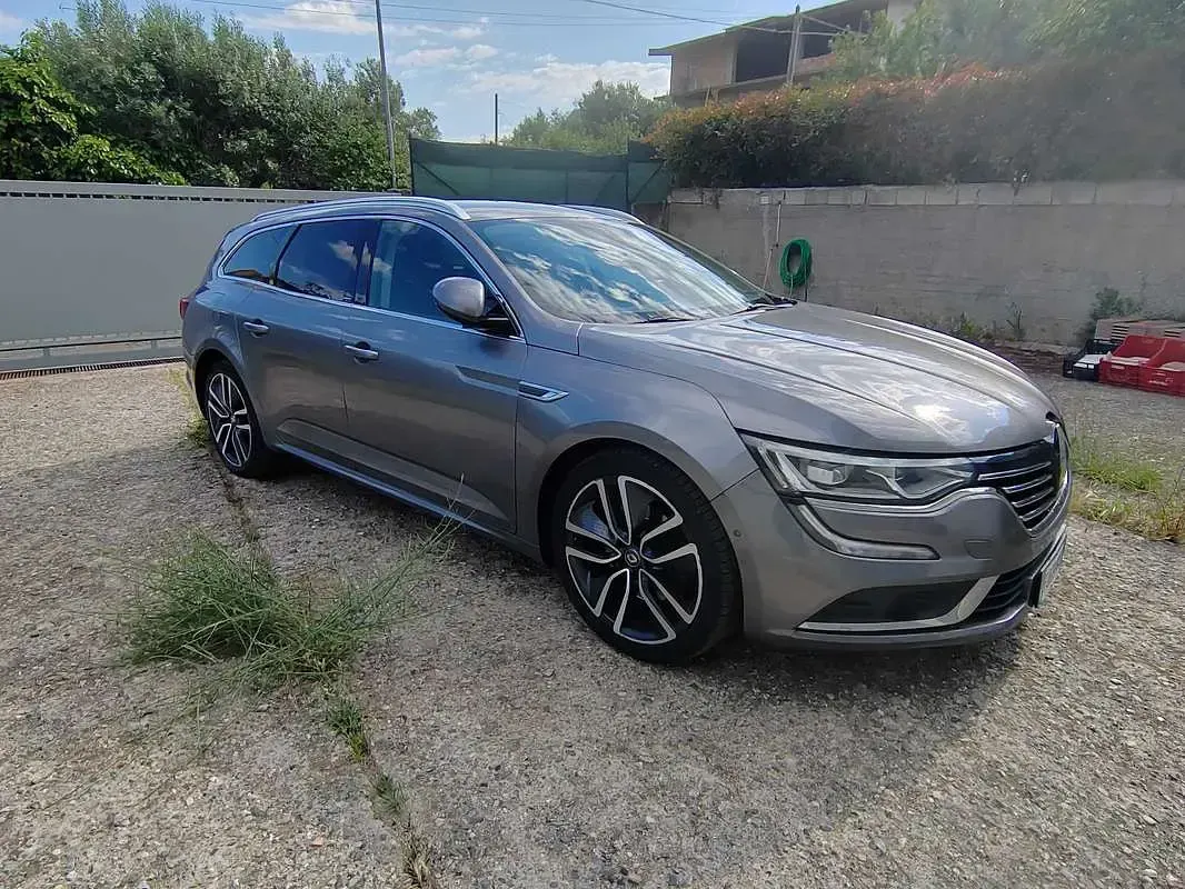 Usata Renault Talisman Intens 160 CV (117 kW) 2017 Station wagon
