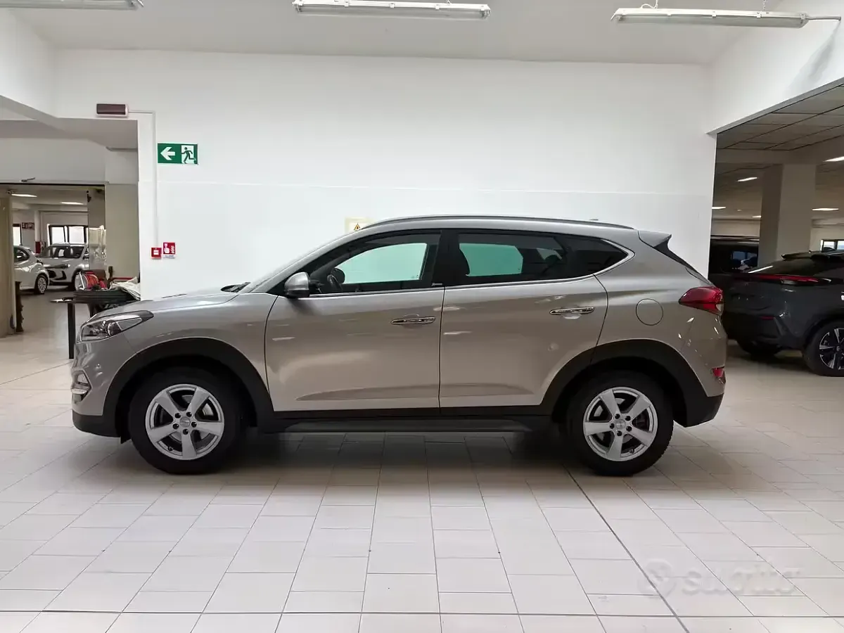 Usata Hyundai Tucson Xpossible 185 CV (136 kW) 2016 Grigio SUV