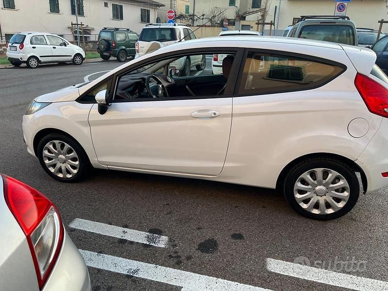 Usata Ford Fiesta 2010 Bianco Utilitaria