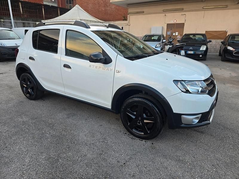 Usata Dacia Sandero Stepway 90 CV (66 kW) 2016 Bianco Berlina