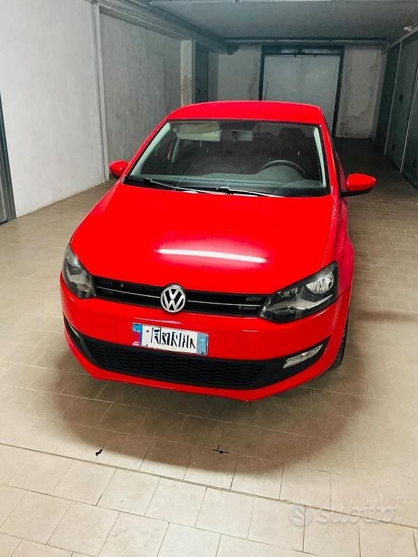 Usata VW Polo Comfortline 75 CV (55 kW) 2010 Rosso Utilitaria