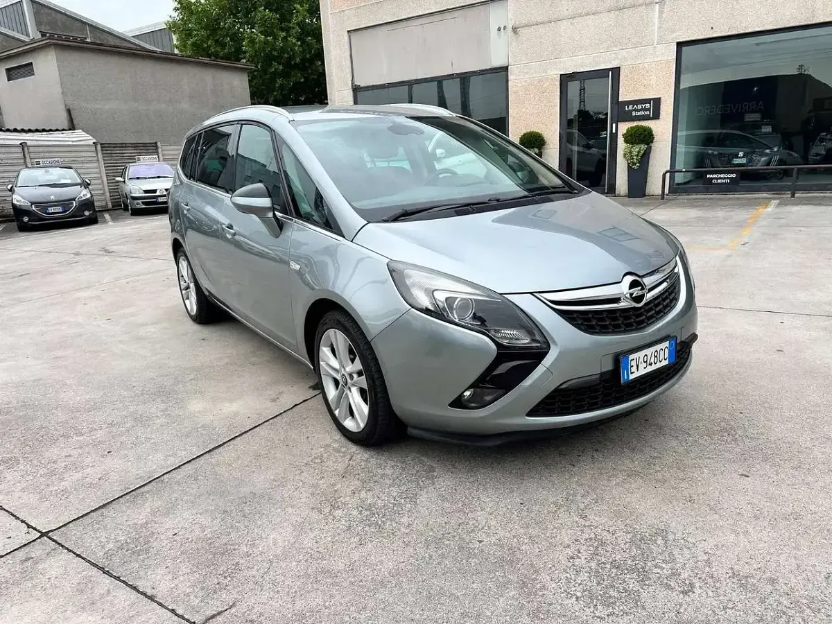 Usata Opel Zafira Tourer Cosmo 131 CV (96 kW) 2014 Grigio Monovolume