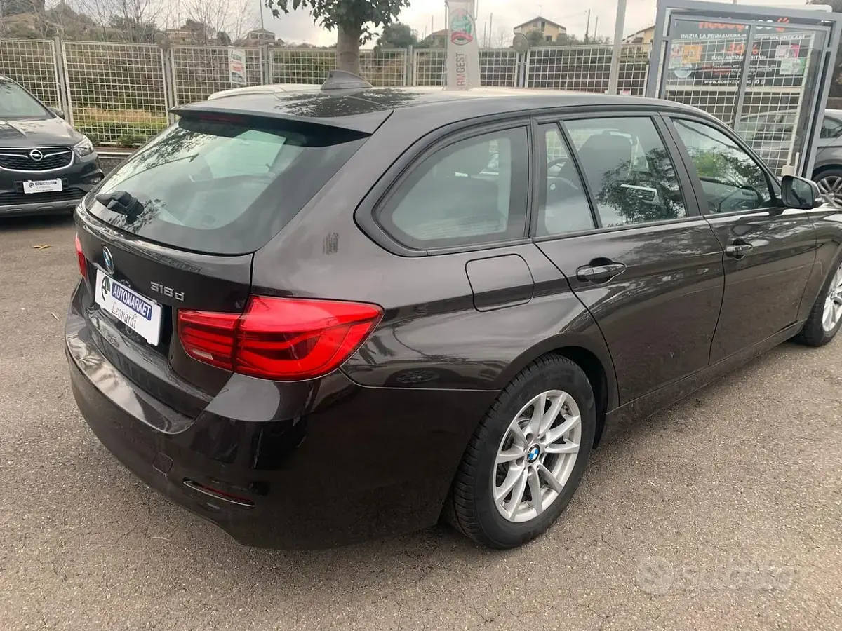 Usata BMW 318 150 CV (110 kW) 2016 Grigio Station wagon