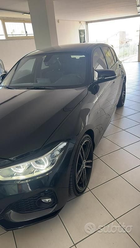 Usata BMW 125 Efficient Dynamics 224 CV (164 kW) 2019 Nero Utilitaria