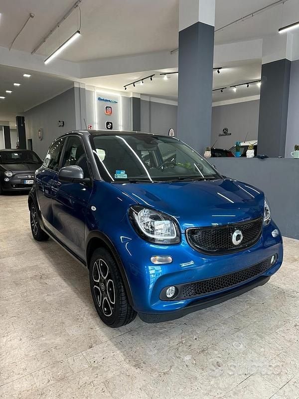 Usata Smart ForFour Passion 2018 Blu Utilitaria