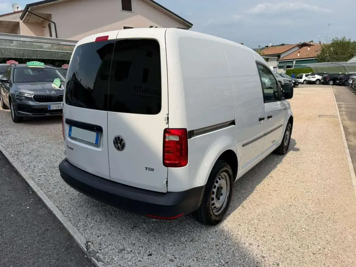 Usata VW Caddy 102 CV (75 kW) 2018 Bianco Monovolume