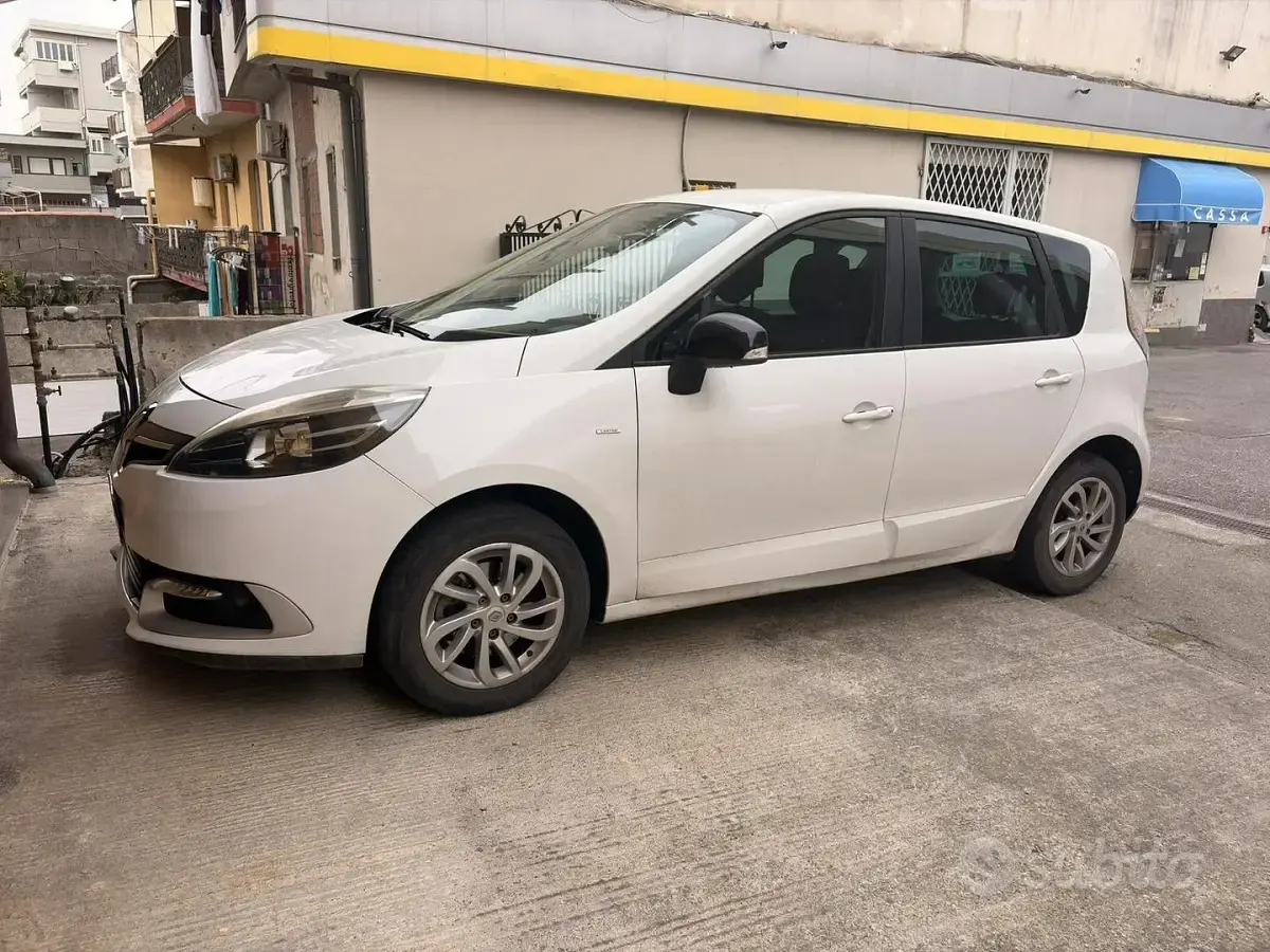 Usata Renault Scénic XMOD 110 CV (80 kW) 2015 Bianco Monovolume
