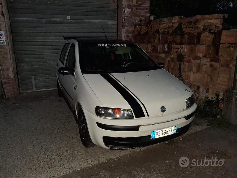 Usata Fiat Punto 60 CV (44 kW) 2001 Bianco Utilitaria