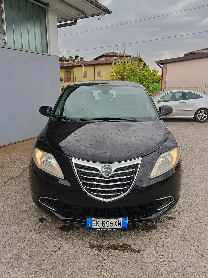 Usata Lancia Ypsilon S 95 CV (69 kW) 2012 Nero Utilitaria