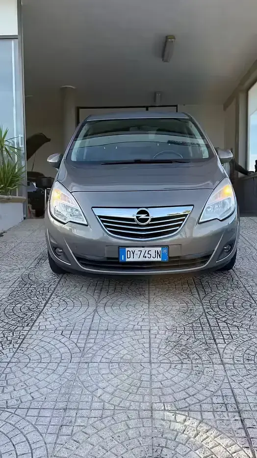 Usata Opel Meriva Cosmo 120 CV (88 kW) 2010 Giallo Monovolume